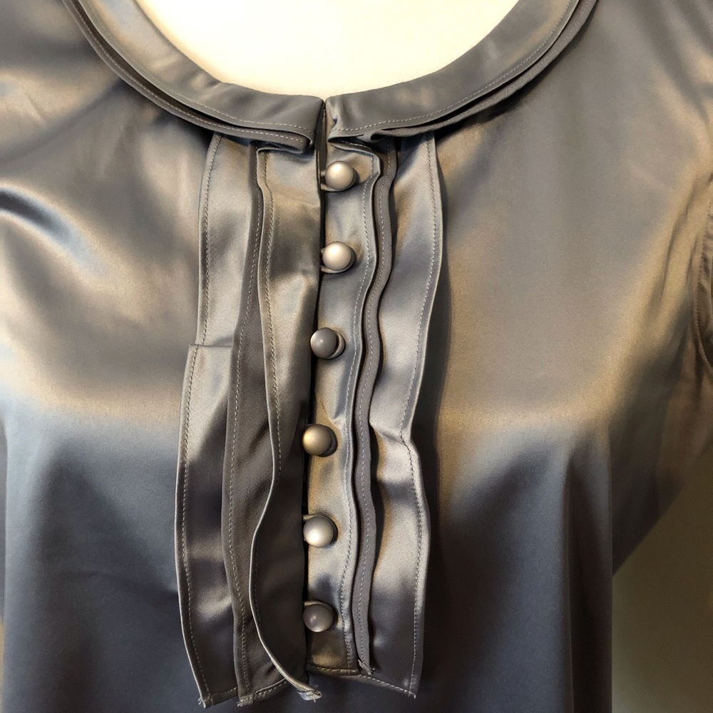 Talbots Silver Button Ruffle Top MP - Picture 5 of 8